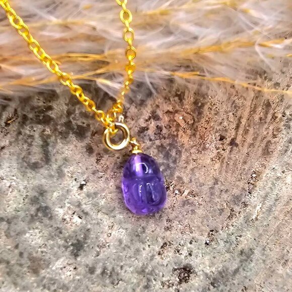 Nature Amethyst Rabbit Charm Necklace - Picture 2 of 10